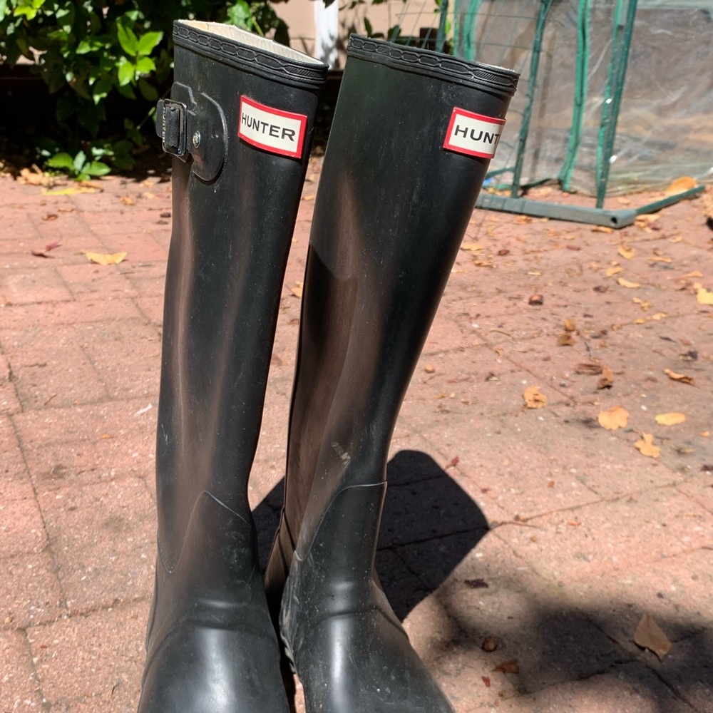 Hunter tall rain boots ☔️